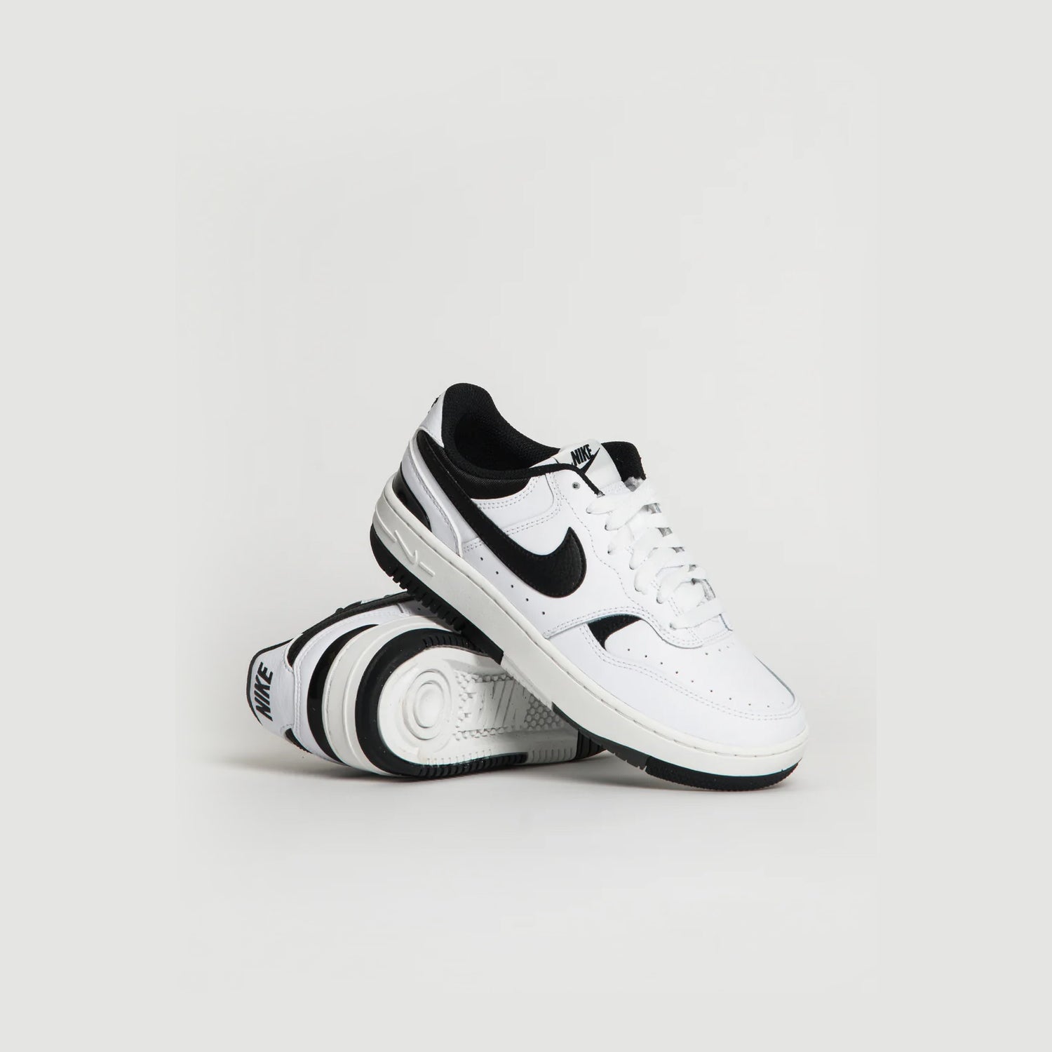 WMNS NIKE GAMMA FORCE